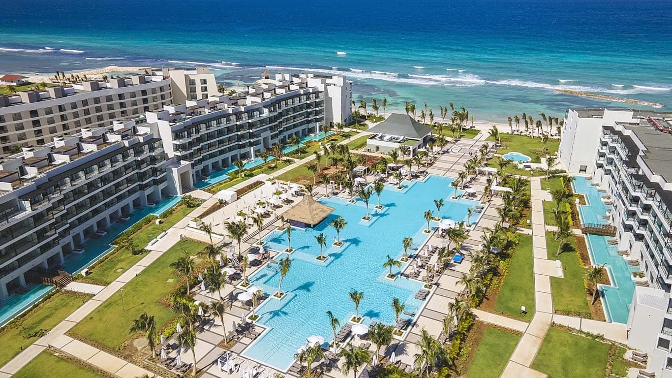 Ocean Eden Bay - image 1