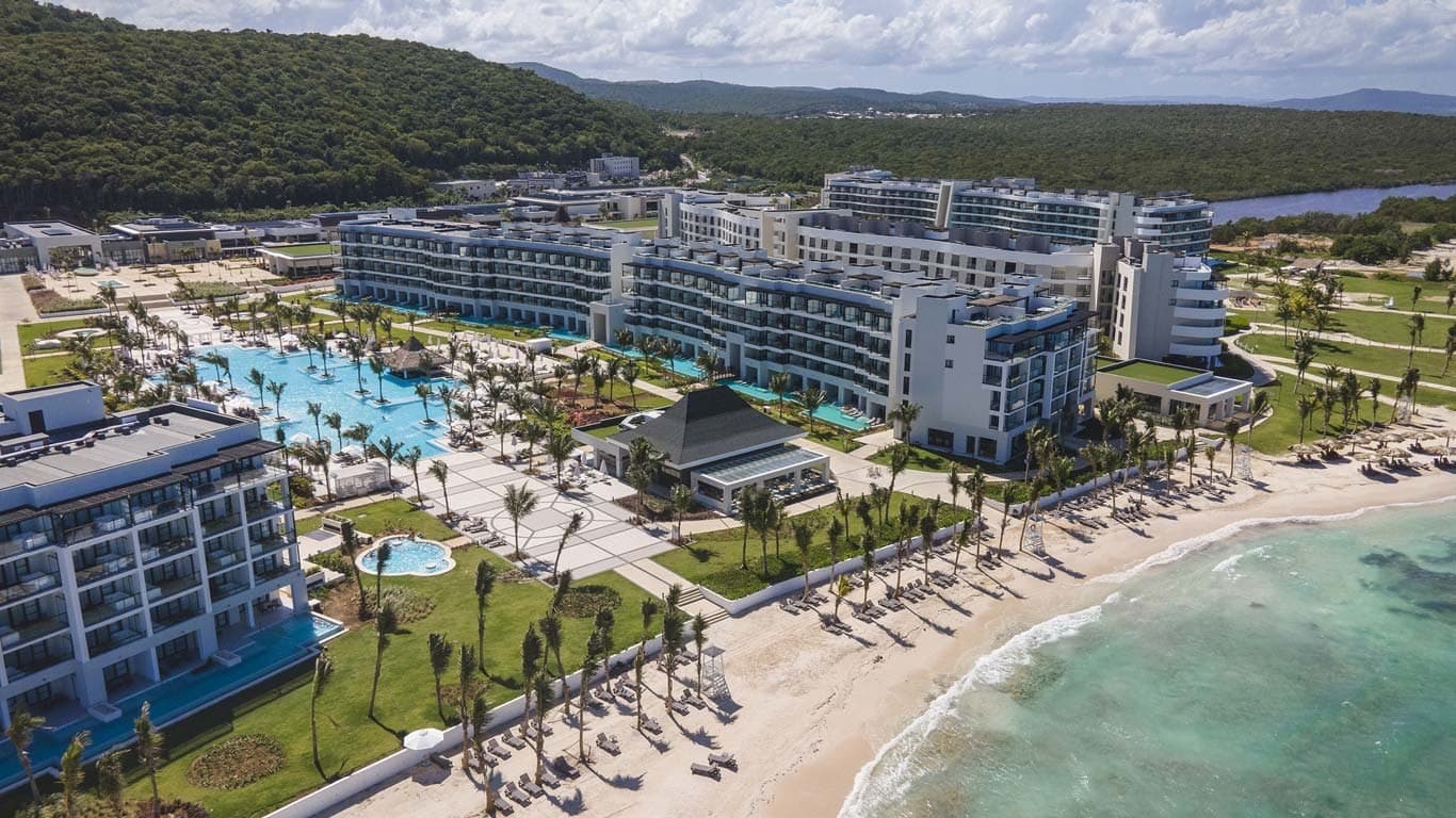 Ocean Eden Bay - image 2