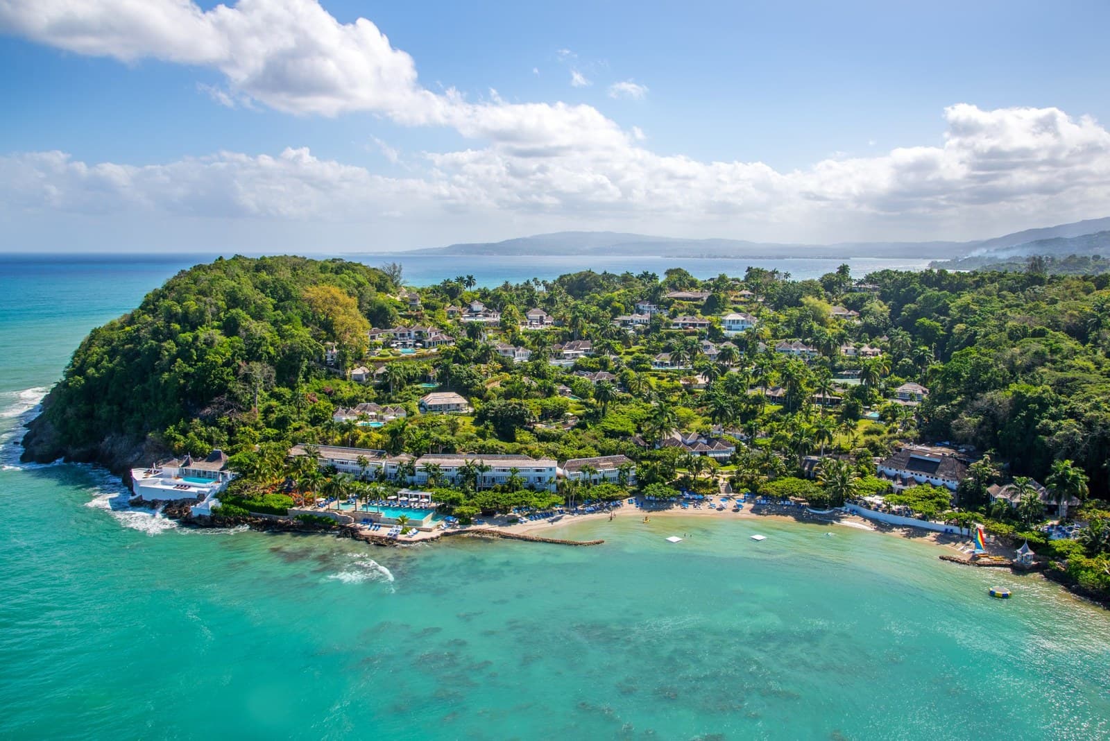 Round Hill Hotel & Villas - image 1