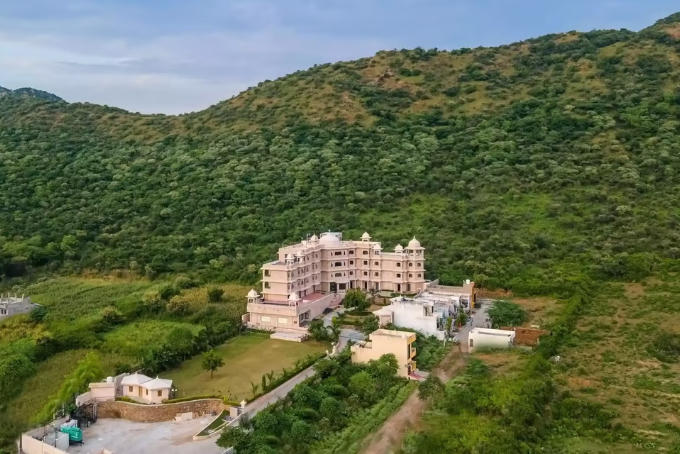 Traavista Aravali Mahal